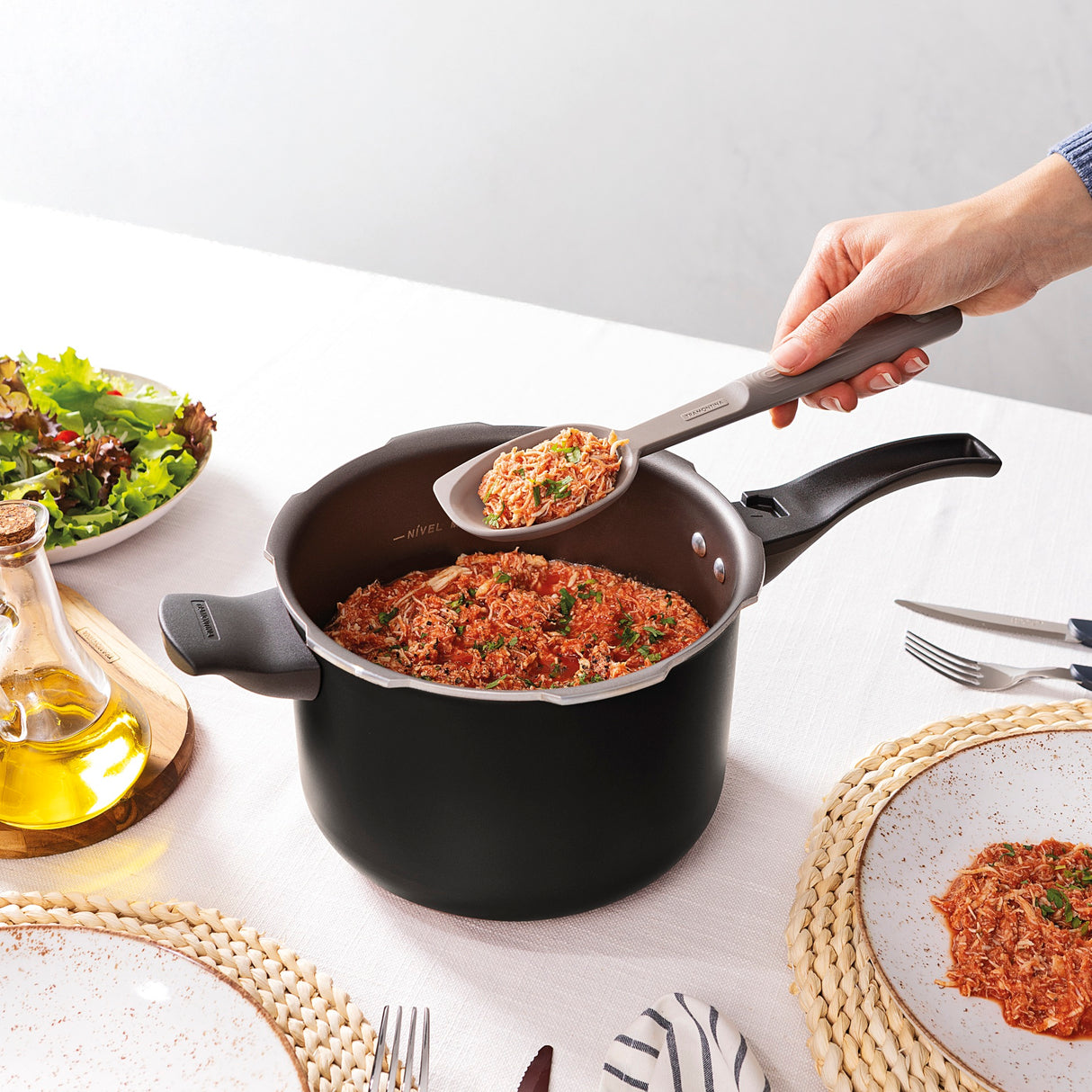 Tramontina Vancouver Effect Black Aluminum Pressure Cooker with Interior and Exterior Starflon Max Nonstick Coating, 20 cm, 4.5 L 20591420