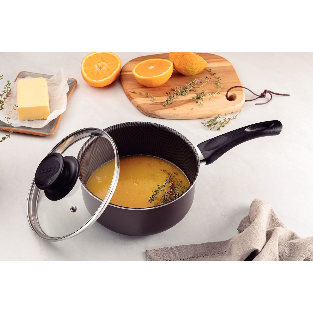 Tramontina Paris Aluminum Sauce Pan with Interior and Exterior Starflon Max Lead Nonstick Coating with a Glass Lid, 16 cm 1,5 L