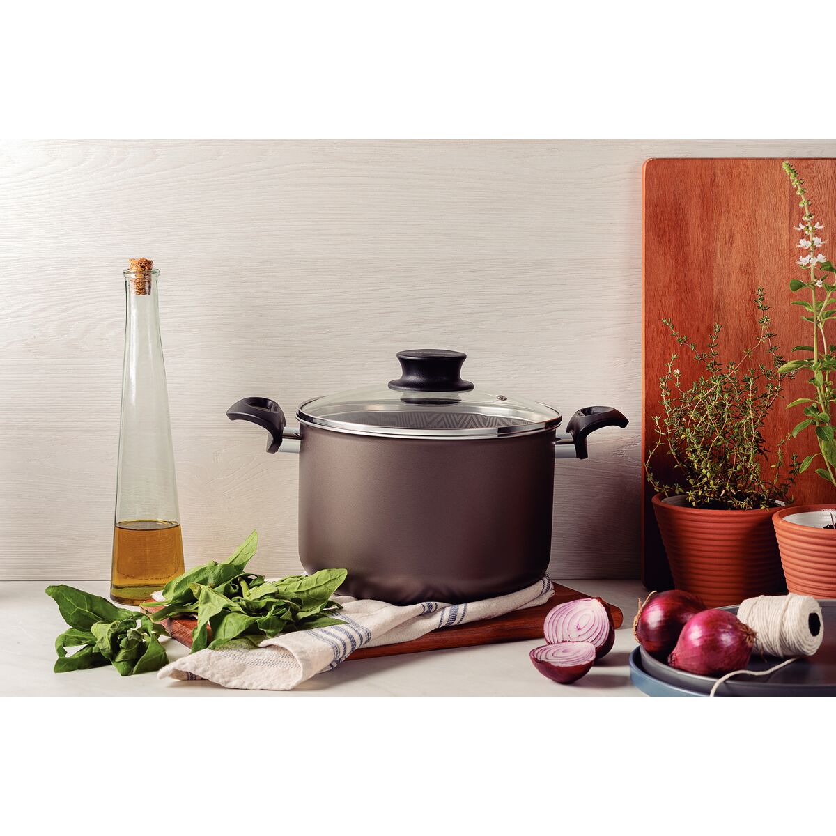 Tramontina Paris Aluminum Stock Pot with Interior and Exterior Starflon Max Lead Nonstick Coating with a Glass Lid, 28 cm 11,8 L