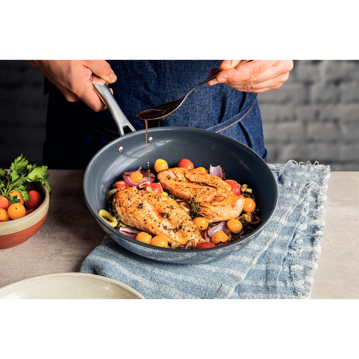 Tramontina Grano stainless steel frying pan with tri-ply body and interior graphite gray ceramic coating, 20 cm