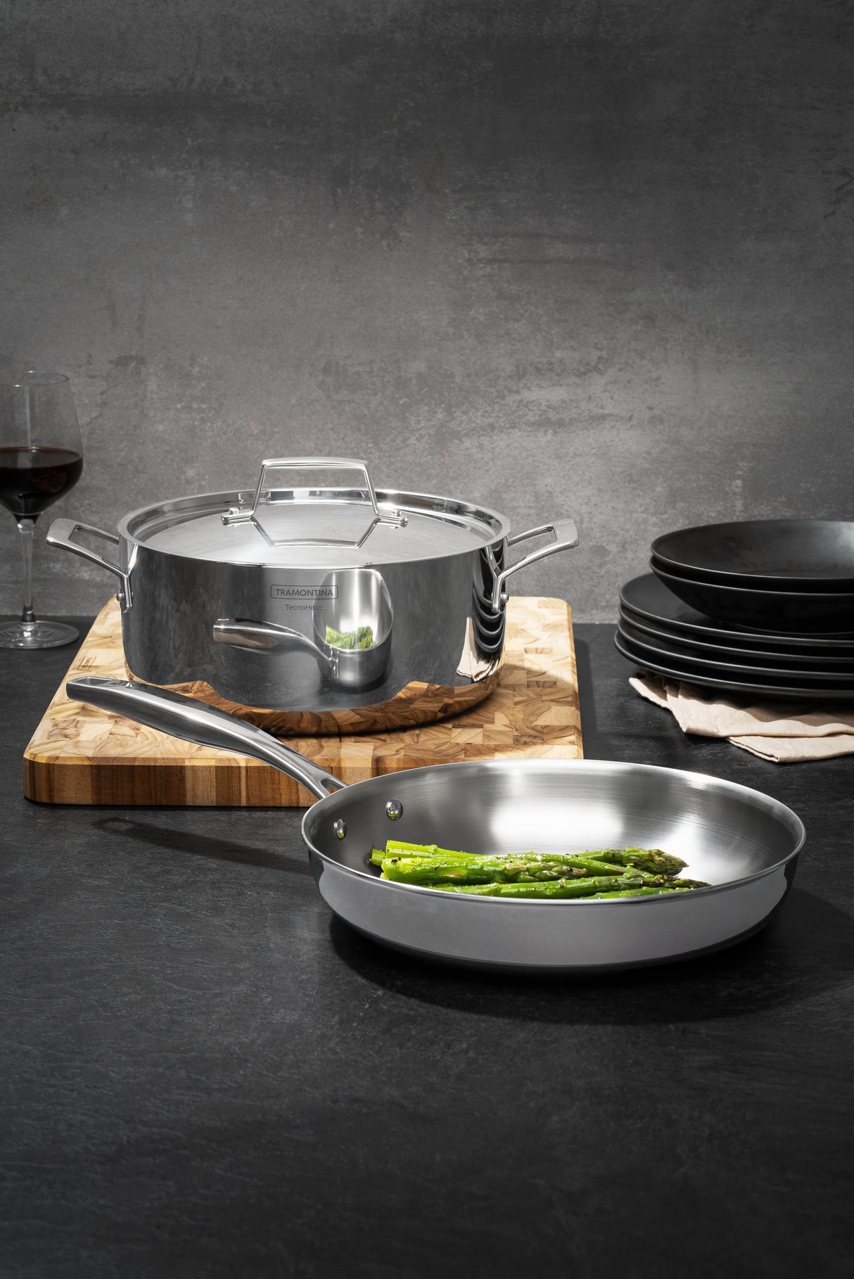 Tramontina Grano 26 cm 2.2 L shallow stainless steel frying pan with tri-ply body and long handle