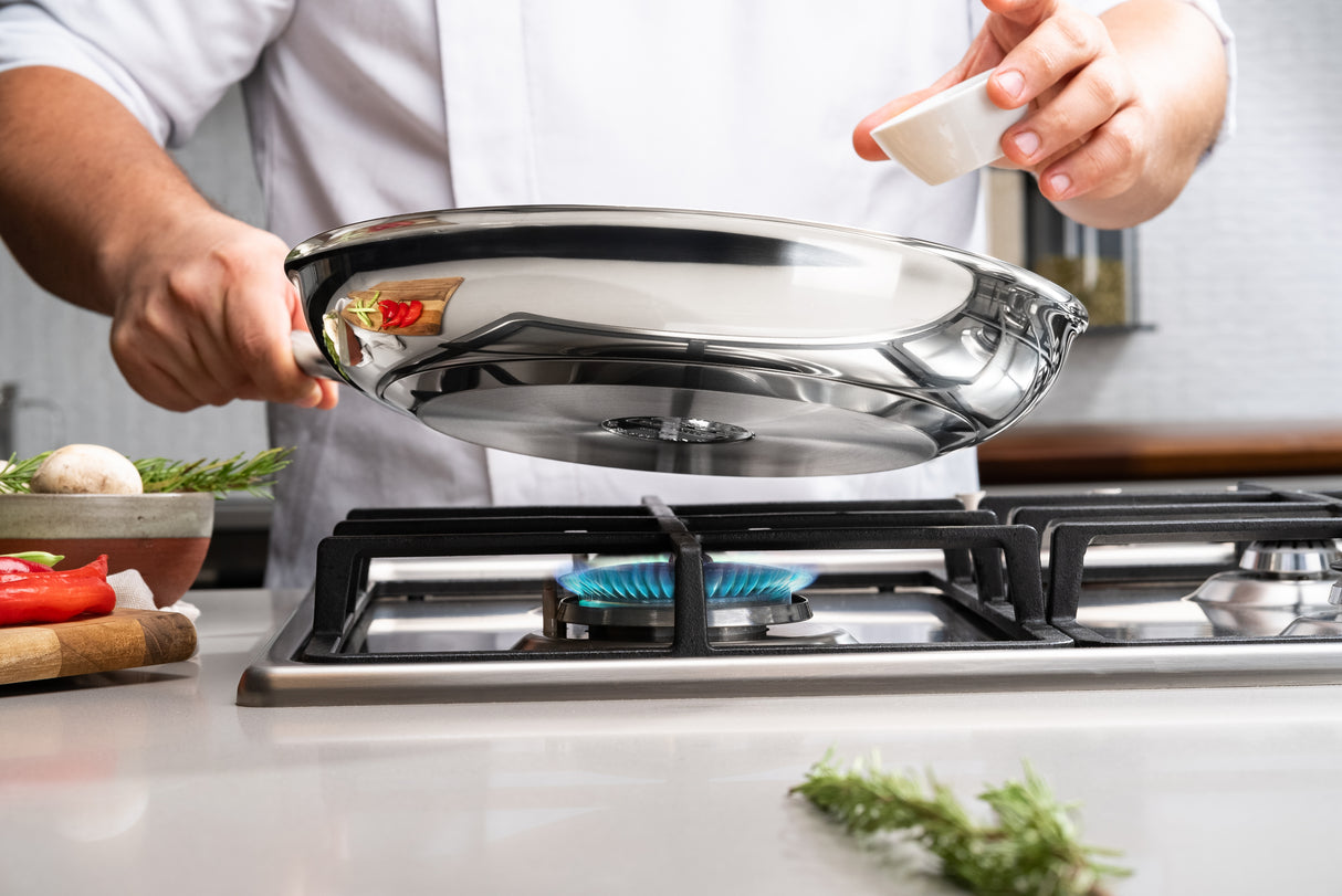 Tramontina Professional 30 cm 2.9 L shallow stainless steel frying pan with long handle and tri-ply base 62633300