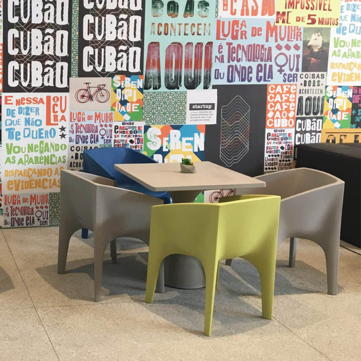 Tramontina Square Table Flut gray