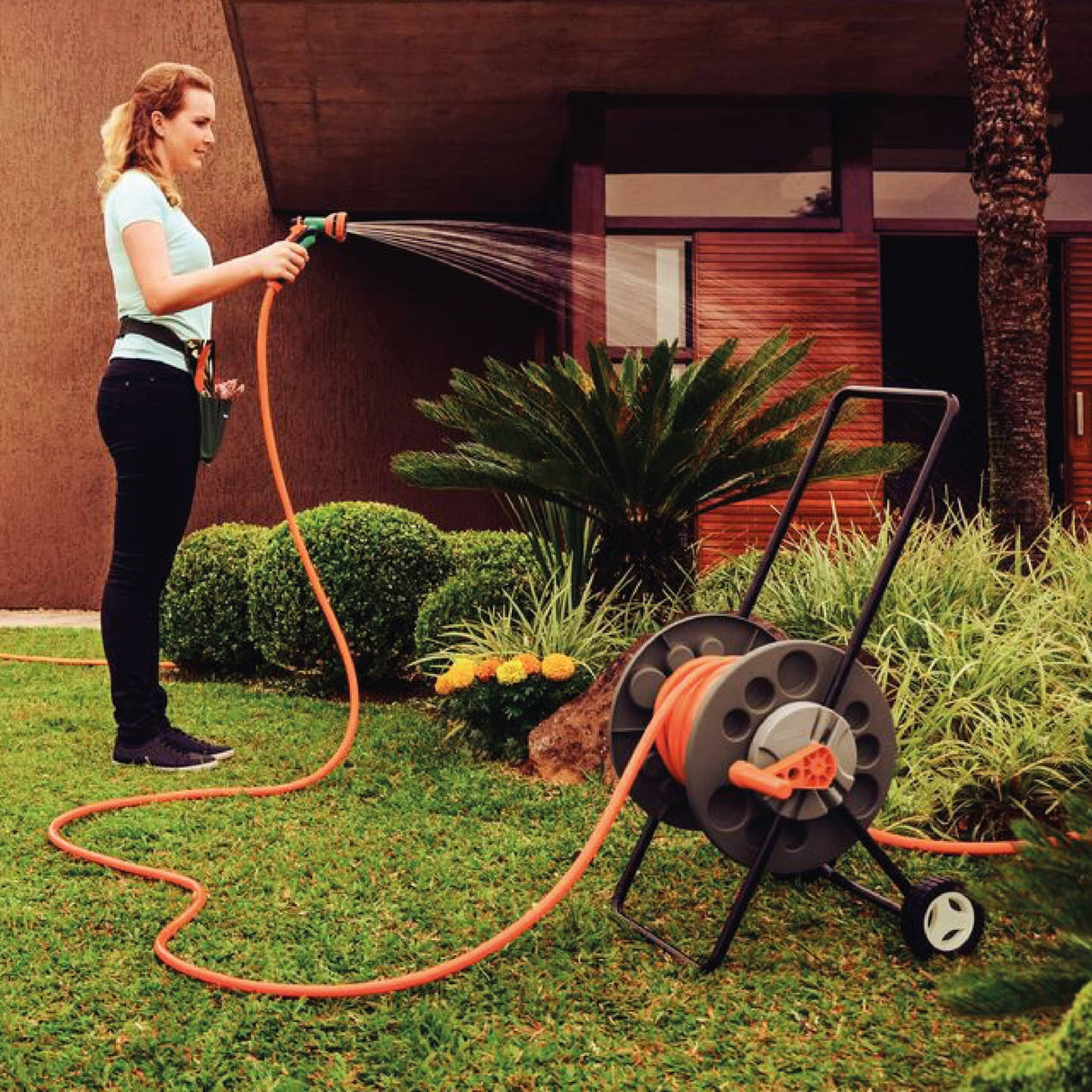 Tramontina Black Garden Hose Reel with Wheels store up to 55 meters of 1/2" hose