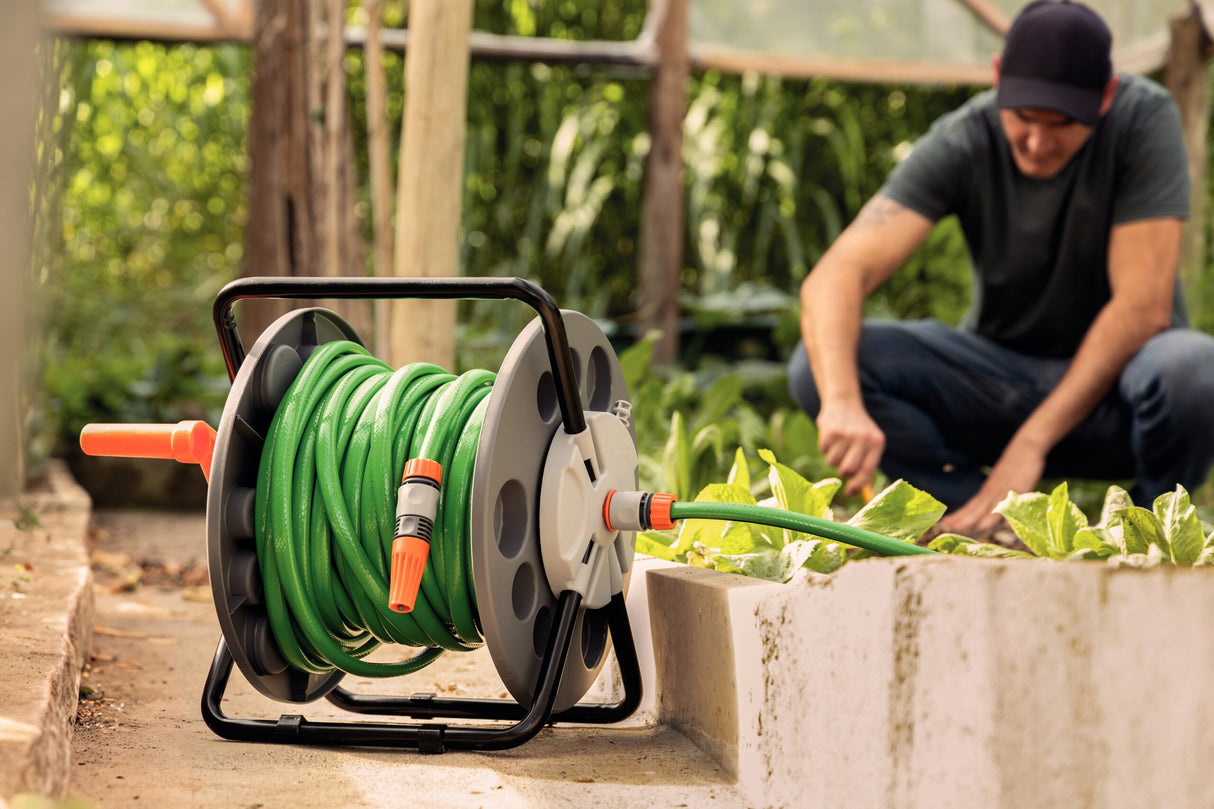 Tramontina Hose Reel made with Heavy-duty Polypropylene and Storage Capacity up to 55m Hose with 1/2-inch Diameter