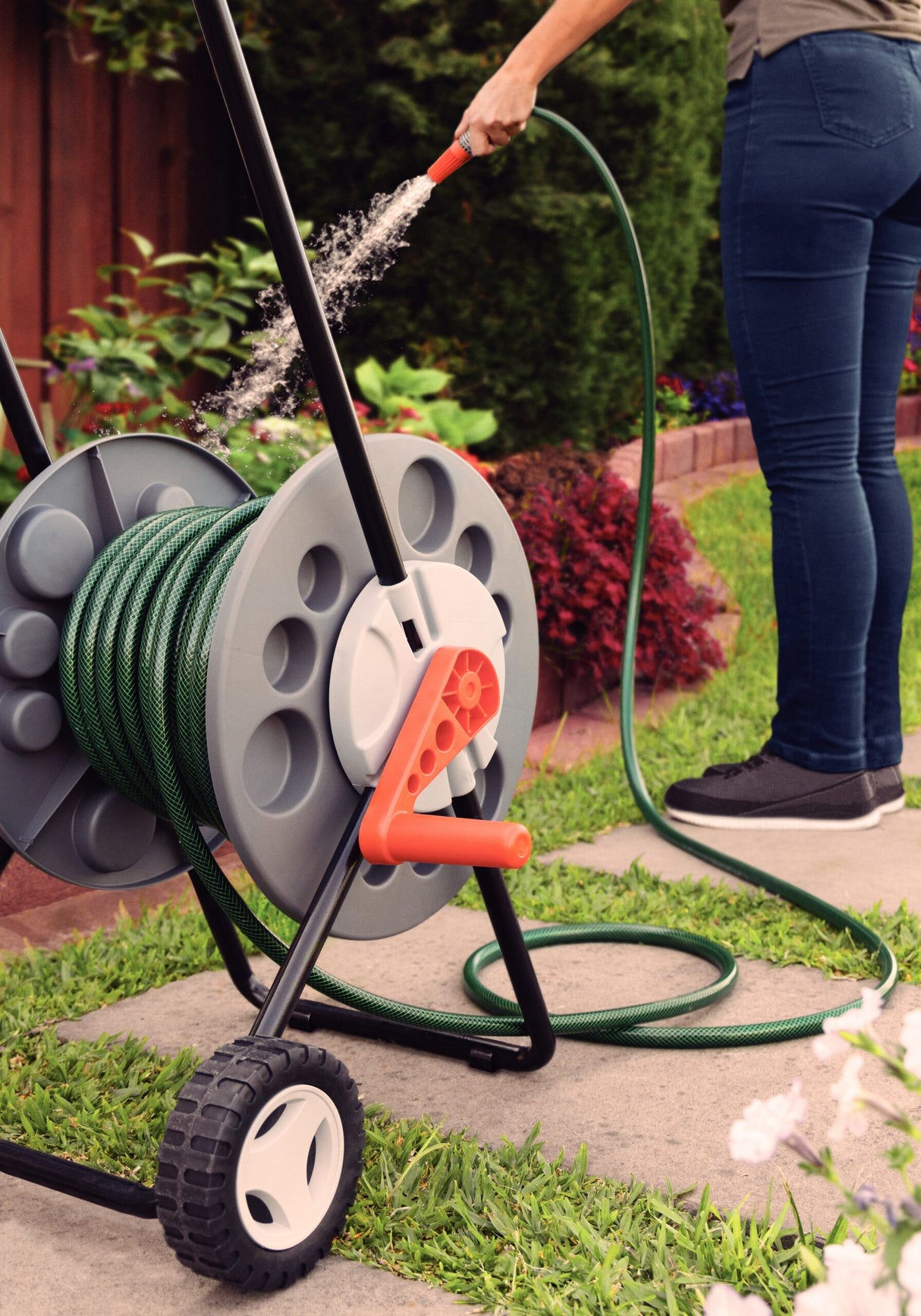 Tramontina Black Garden Hose Reel with Wheels store up to 55 meters of 1/2" hose