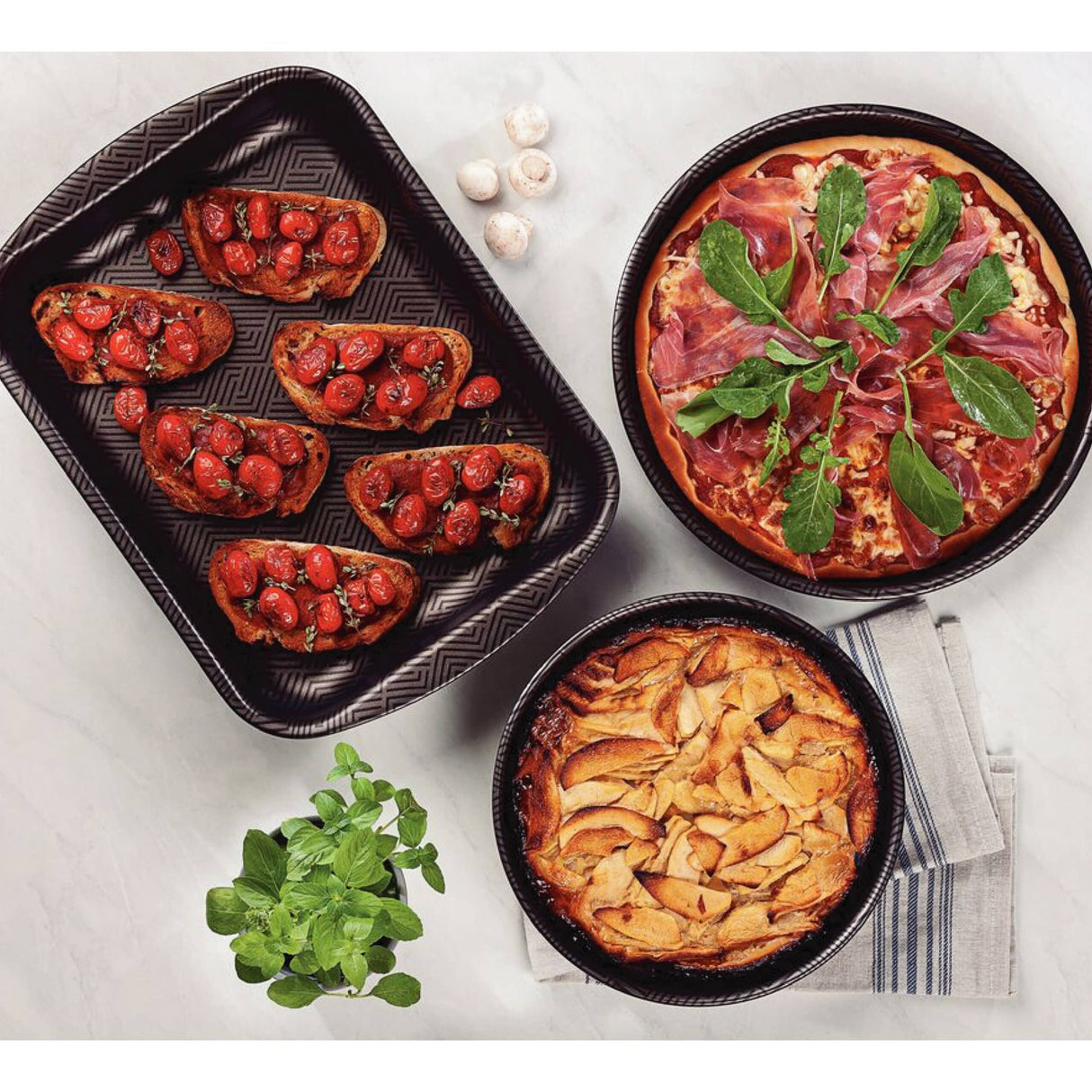 Tramontina Paris 3-Piece Black Aluminum Roasting Pan Set