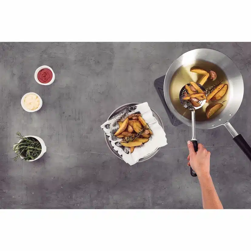 مقشدة ترامونتينا يوتيليتا المصنوعة من الفولاذ المقاوم للصدأ بمقبض من البولي بروبيلين الأسود