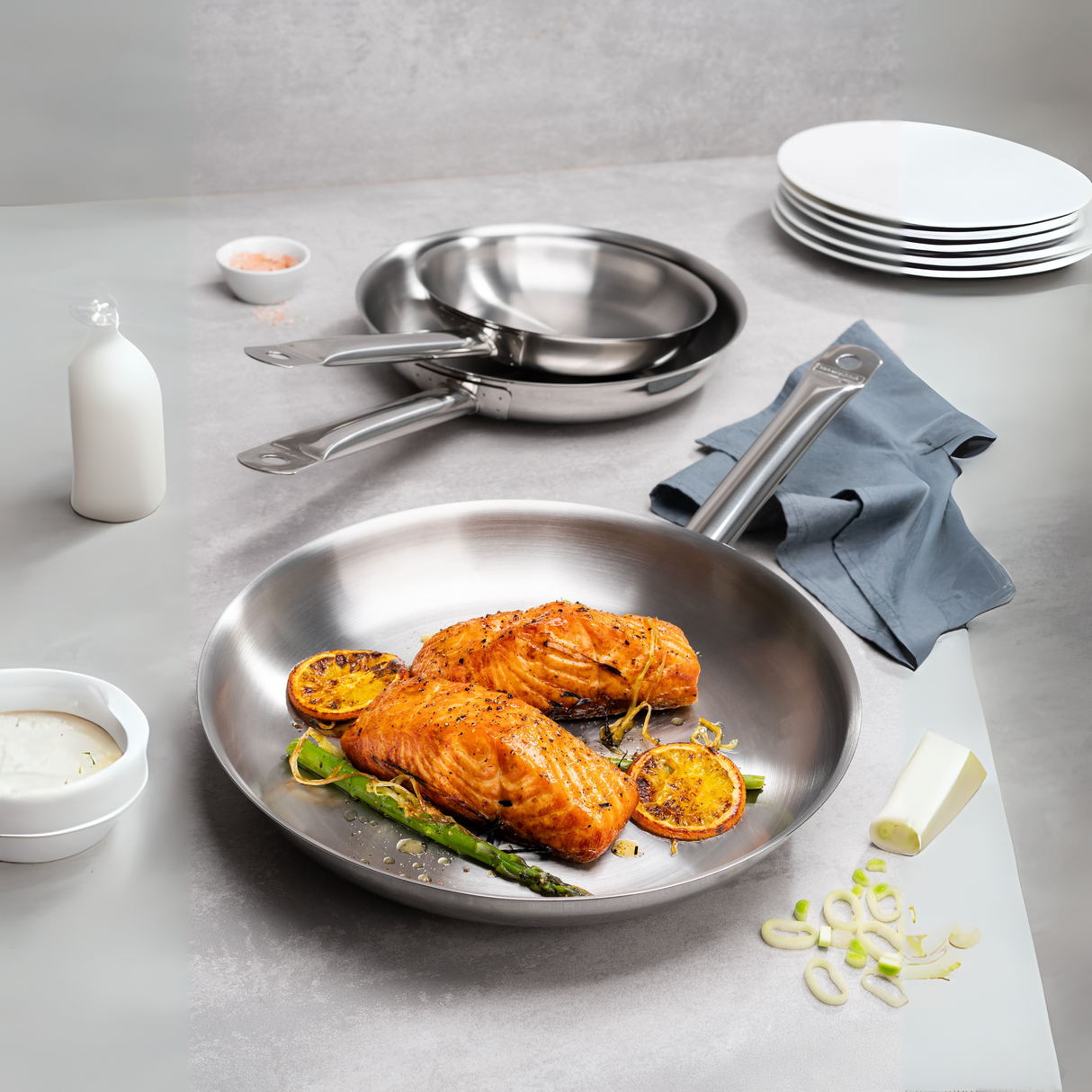 Tramontina Professional Stainless Steel Frying Pan, 26 cm, 2.2L – Tri-Ply Base & Handle, Induction & Oven Safe – Made in Brazil, Since 1911 – Model 62633260