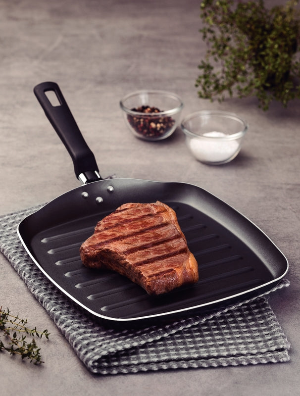 Tramontina Loreto Aluminum Skillet Grill with Interior Starflon Max Nonstick Coating and Bakelite Handle 26 cm, 1,0 L Graphite