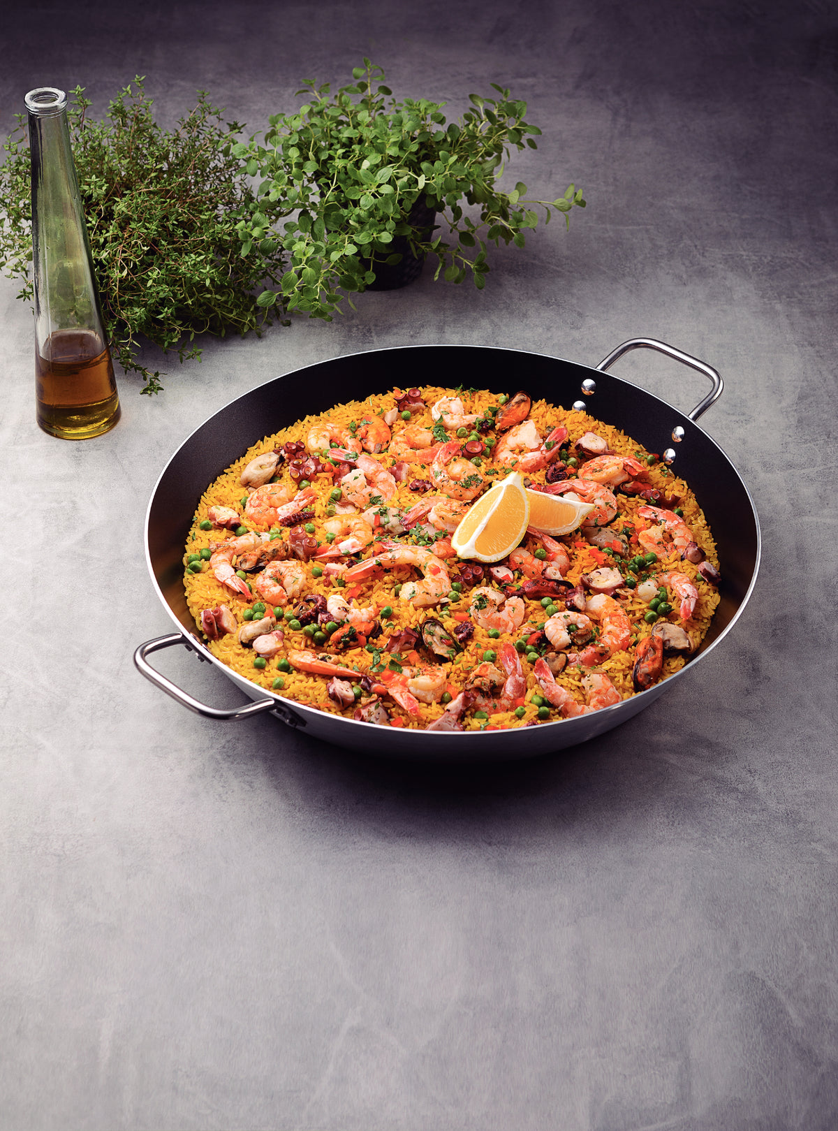 Tramontina Professional Aluminum Paella Pan with Interior Starflon Premium Nonstick Coating and Brushed Exterior Finish, 45 cm, 9.2 L