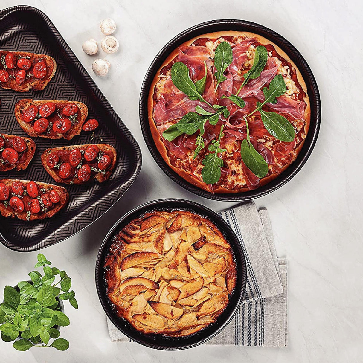 Tramontina Brasil 35cm 2.5L Graphite Aluminum Pizza Pan with Interior and Exterior Starflon Max PFOA Free Nonstick Coating