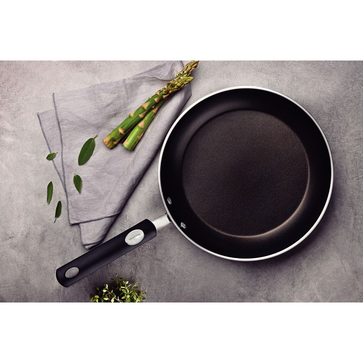 Tramontina Mônaco Induction Aluminum Frying Pan with Black Interior and Exterior Starflon Premium Nonstick Coating, 20 cm, 1 L