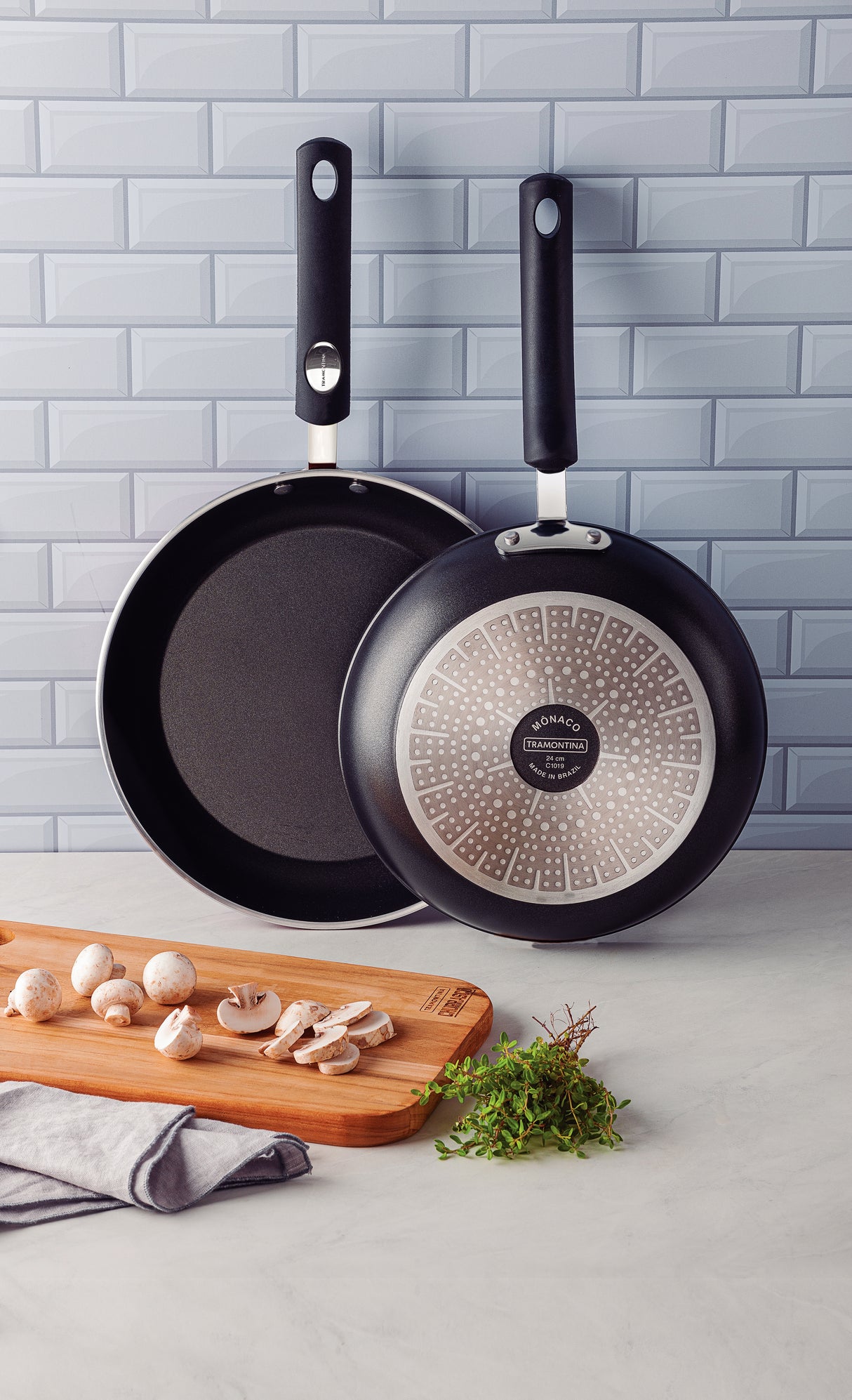 Tramontina Mônaco Induction Aluminum Frying Pan with Black Interior and Exterior Starflon Premium Nonstick Coating, 26 cm, 2 L