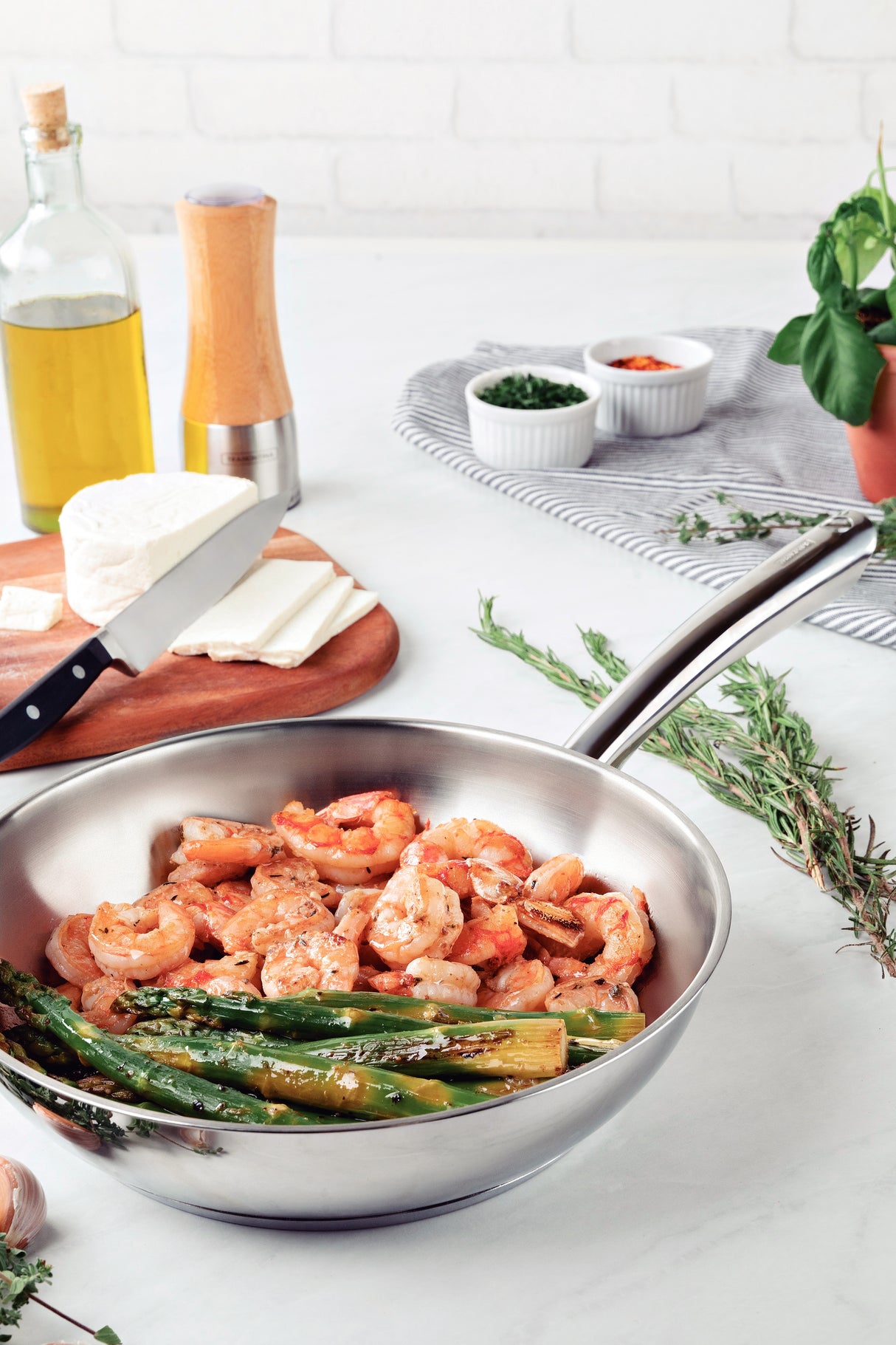 Tramontina Una stainless steel frying pan with tri-ply base 28 cm 3.2L