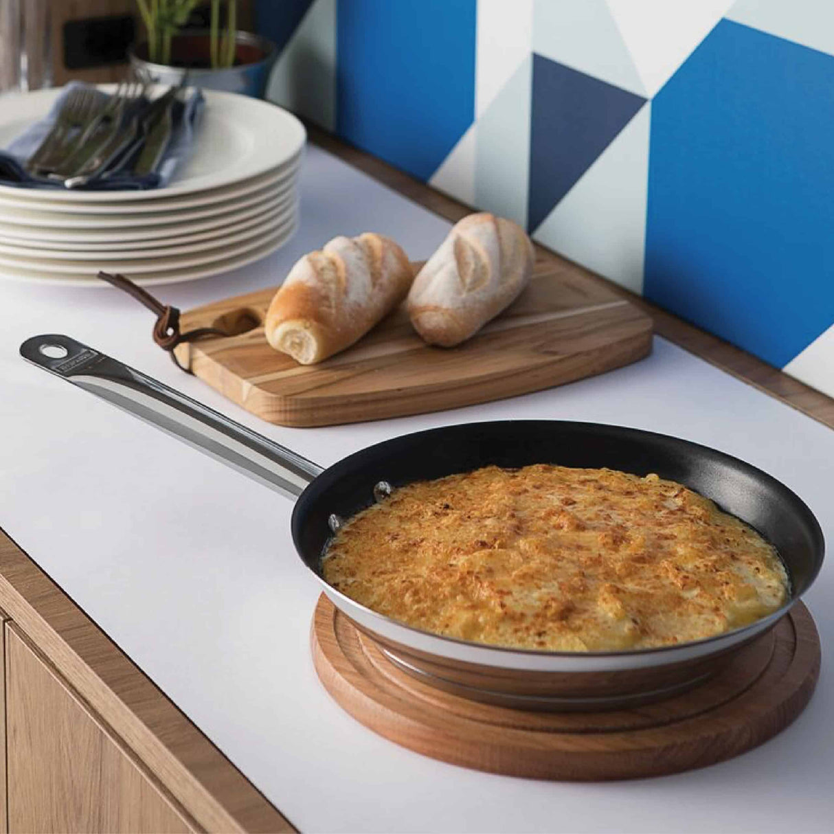Tramontina Professional 30cm 2.9L Stainless Steel Shallow Frying Pan with Tri-ply Bottom and Interior PFOA Free Nonstick Coating