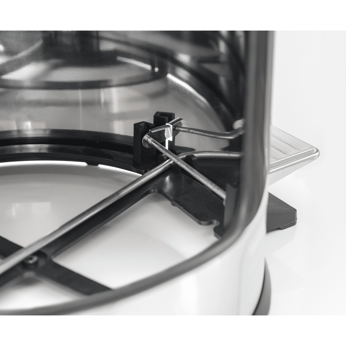 Tramontina 30Liter Stainless Steel Pedal Trash Bin with a Polished Finish and Removable Internal Bucket