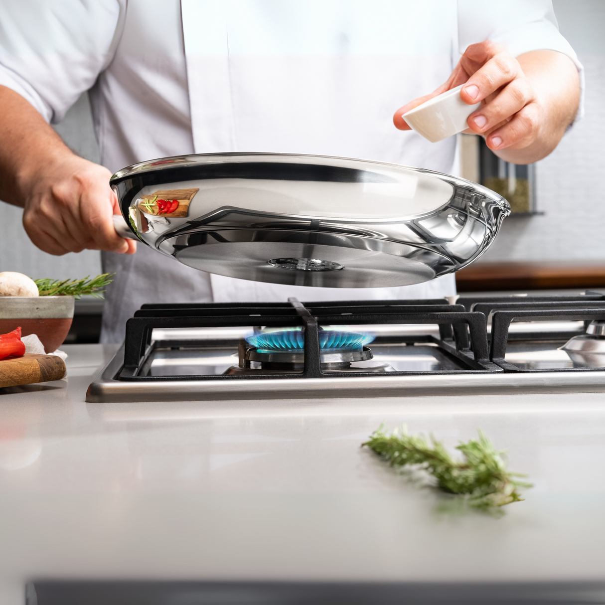 Tramontina Professional Stainless Steel Frying Pan, 26 cm, 2.2L – Tri-Ply Base & Handle, Induction & Oven Safe – Made in Brazil, Since 1911 – Model 62633260