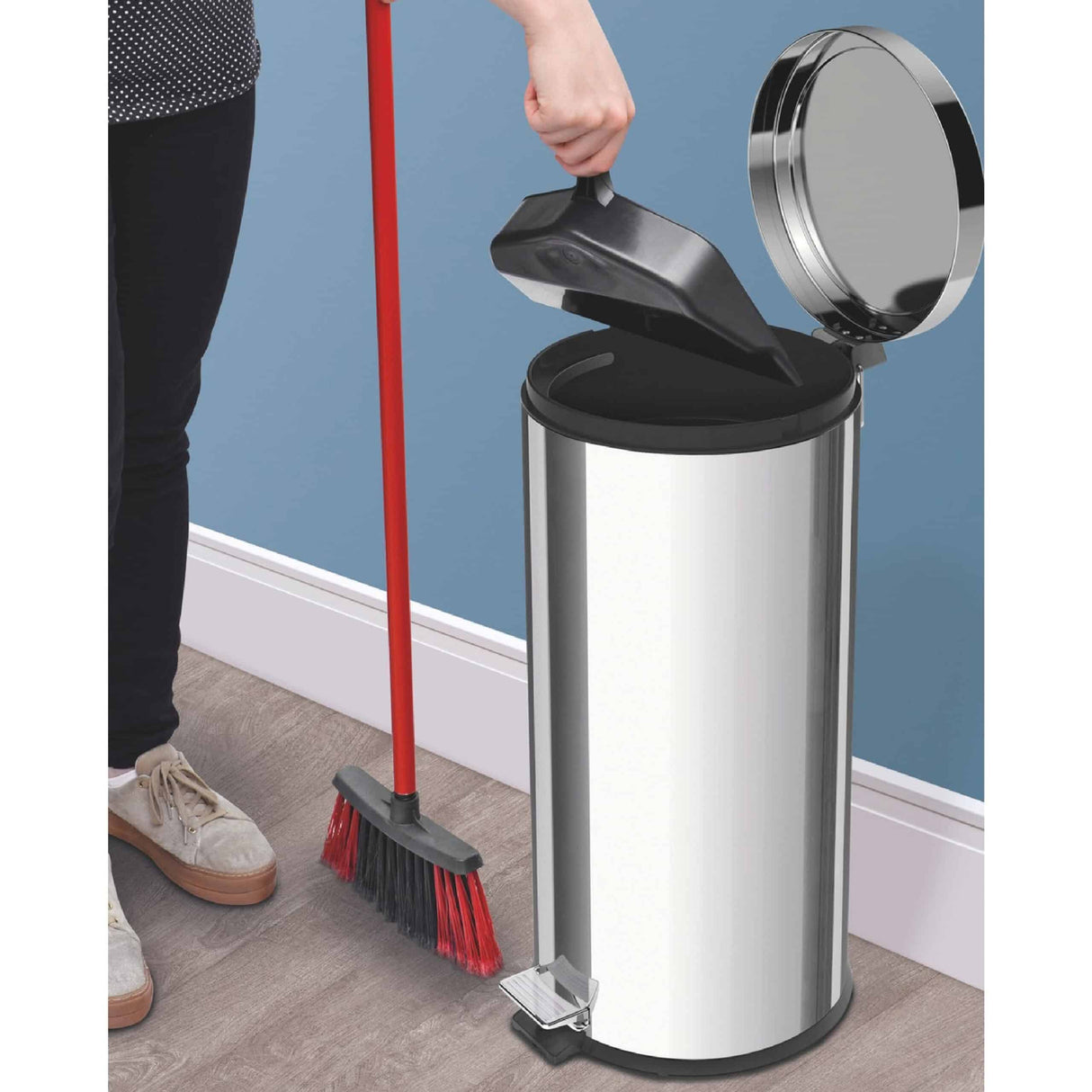 Tramontina 30Liter Stainless Steel Pedal Trash Bin with a Polished Finish and Removable Internal Bucket