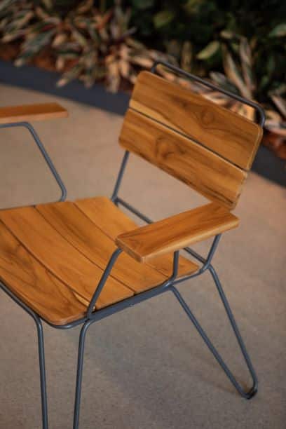 Tarsila armchair in Teak and Steel