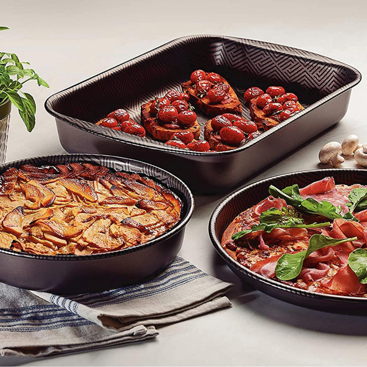 Tramontina Brasil 22cm 1.9L Graphite Aluminum Deep Roasting Pan with Interior and Exterior Starflon Max Nonstick Coating